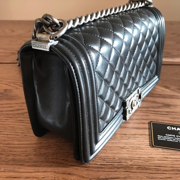 SOLD Chanel old medium lambskin boy - Picture 3 of 7